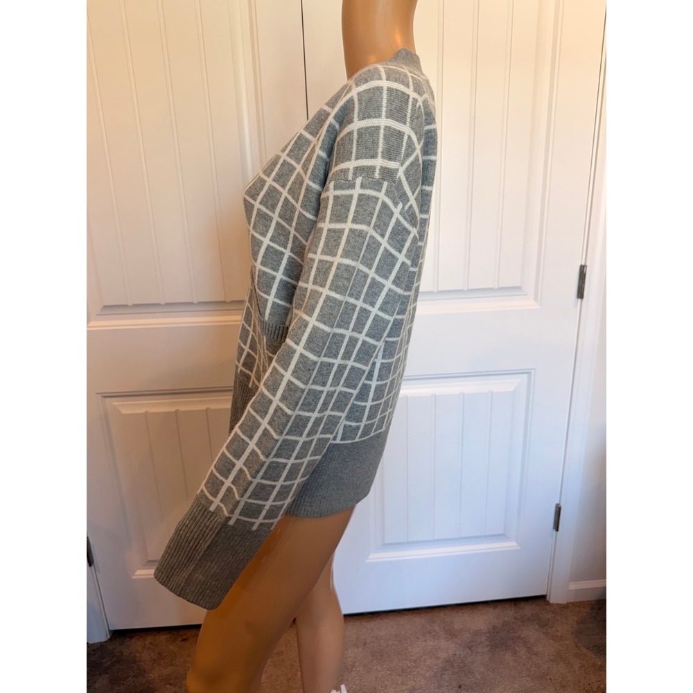 Grey‎ White Windowpane Button Front Cardigan Sweater XS Clean Girl Normcore Cozy - Picture 9 of 12